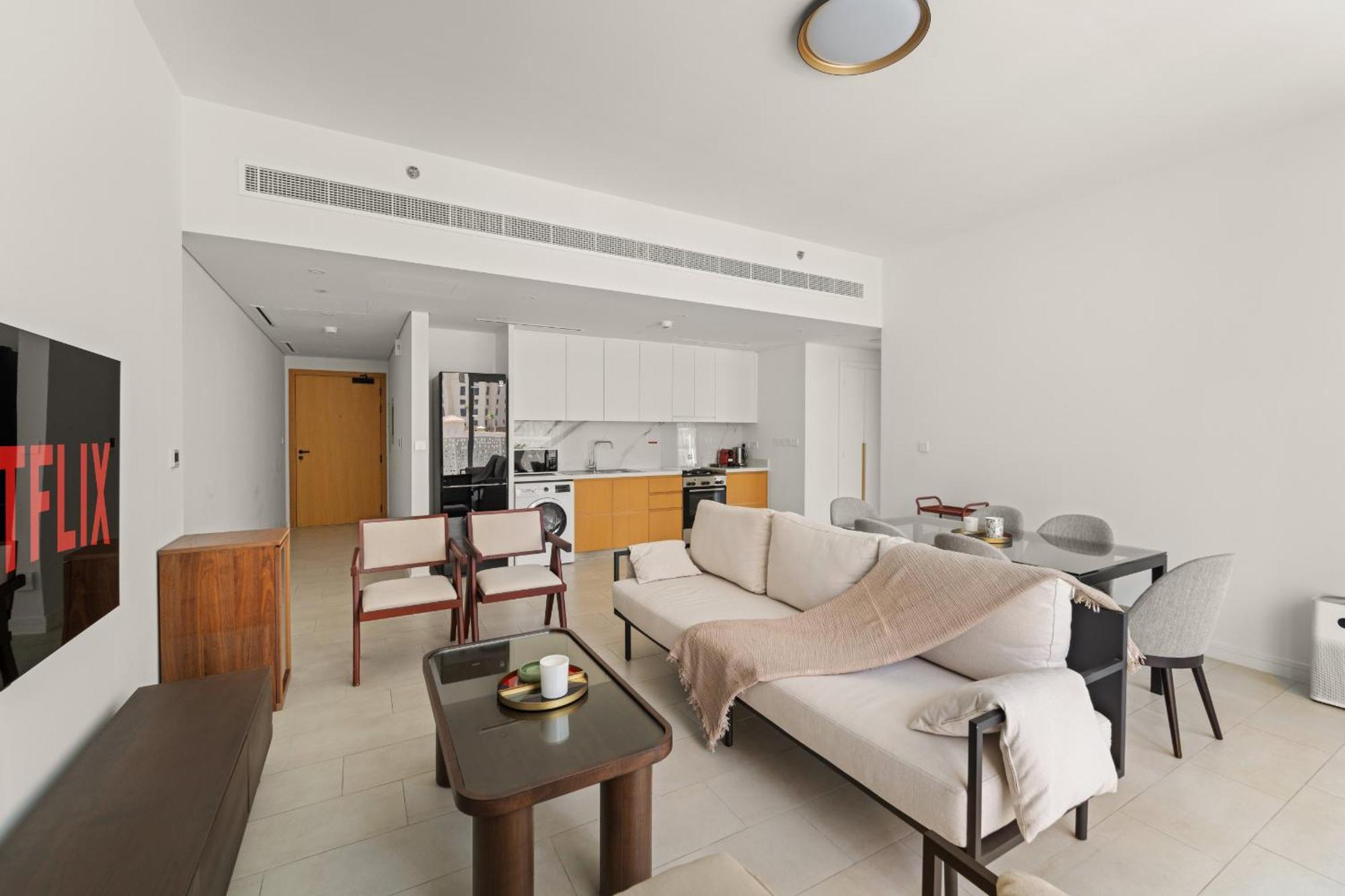 Vayk - Elegant 1br With Access Dubai