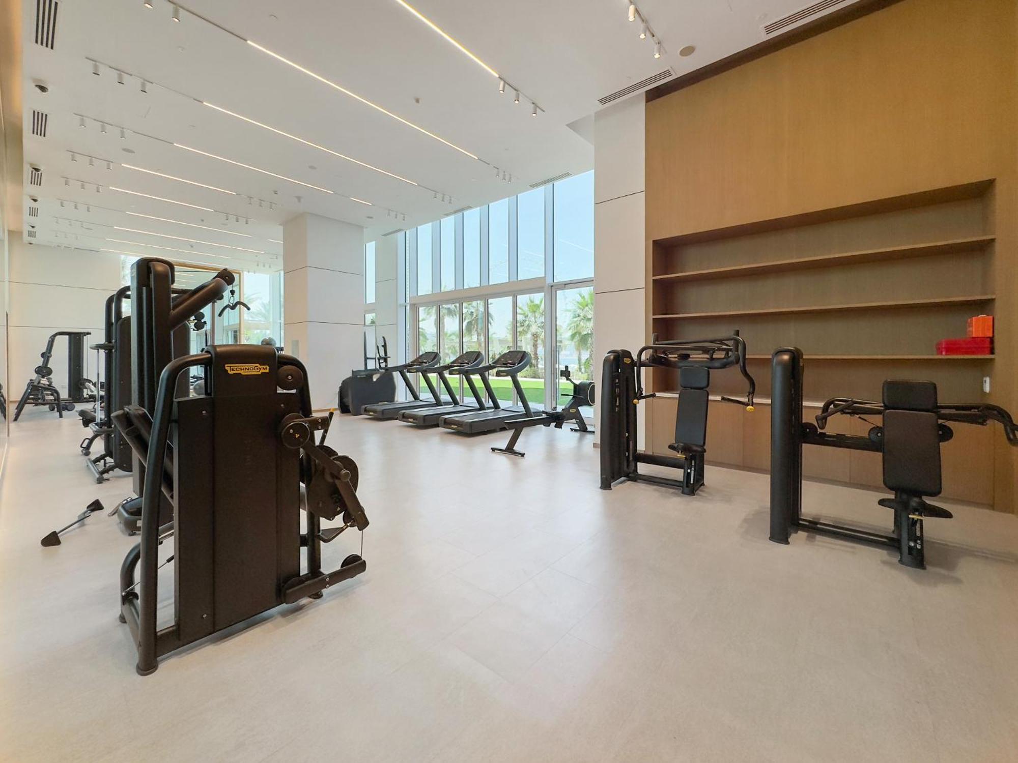 Vayk - Elegant 1br With Access *